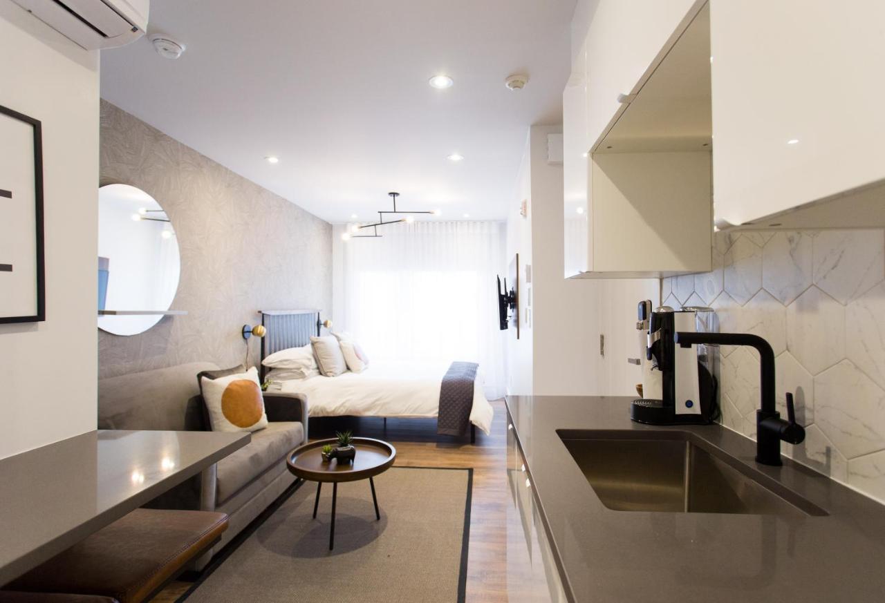Blue Oasis Studio With Full Kitchen And Bath By Den Stays Монреал Екстериор снимка